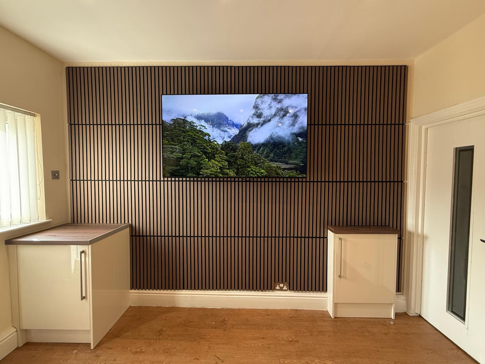 Feature wall/Lounge at 367A Ecclesall Road